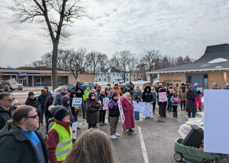 Doces, canções e solidariedade no último comício em Willmar, Minnesota – West Central Tribune