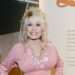Dolly Parton faz a primeira aparição importante desde os sustos com a saúde