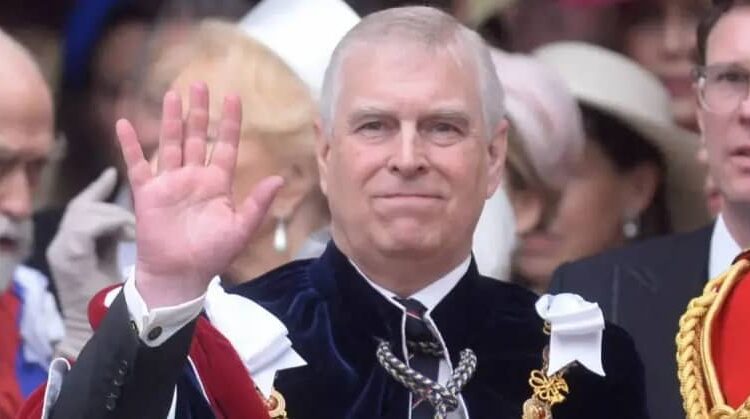 EXCLUSIVO: Andrew Windsor permanece real - Radar expõe o obstáculo 'inamovível' no caminho para remover o príncipe envergonhado da linha de sucessão da empresa