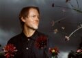 Ed O'Brien, do Radiohead, anuncia novo álbum 'Blue Morpho': ouça a faixa-título
