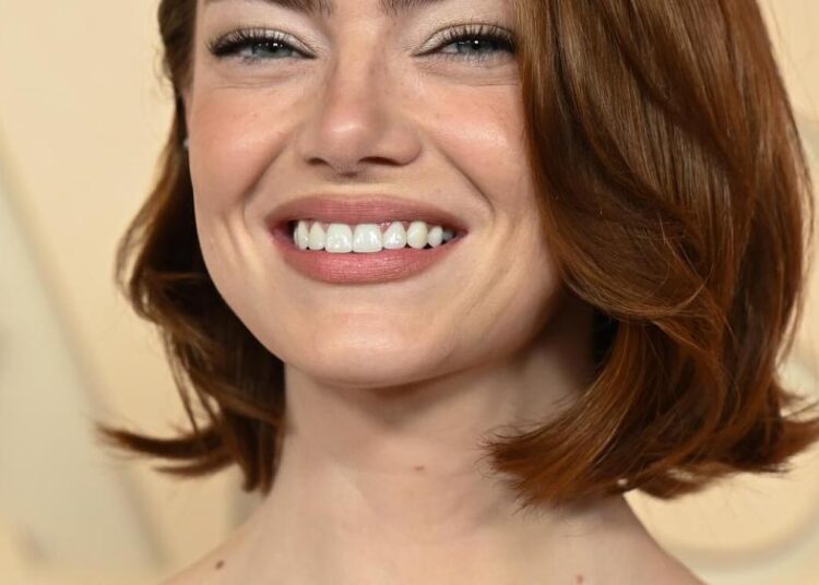Emma Stone, Chase Infiniti e mais