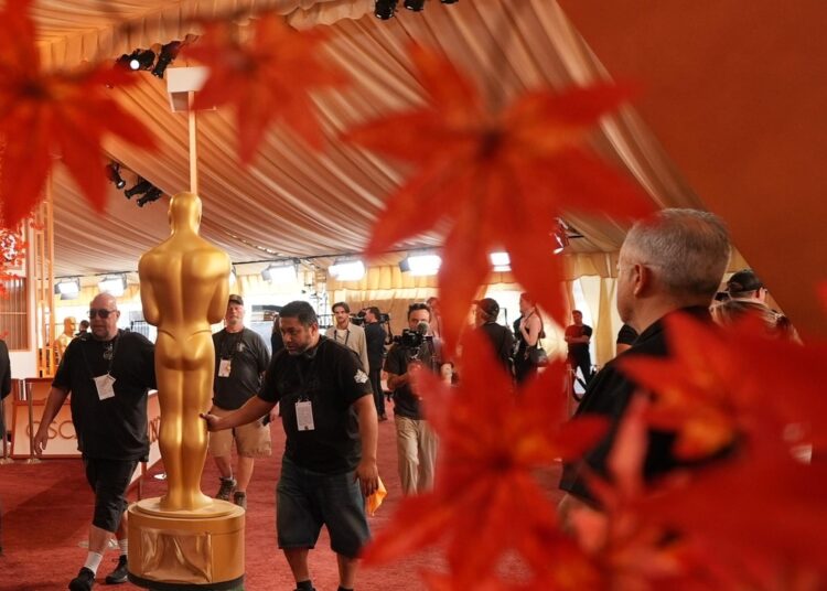 Estrelas do Oscar prontas para seu grande momento fashion com a abertura do tapete vermelho