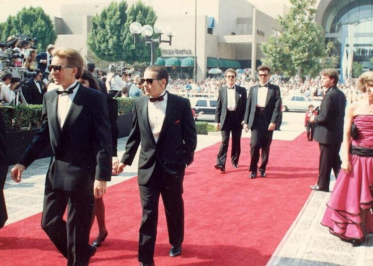 Falar ou ficar quieto? Por que as celebridades de Hollywood absolutamente não podem vencer agora