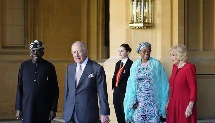 Família Real despede-se graciosamente do Presidente da Nigéria, Primeira Dama