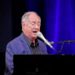 Família da lenda da música pop Neil Sedaka 'devastada' por sua morte 'súbita' aos 86 anos: 'Um humano incrível'
