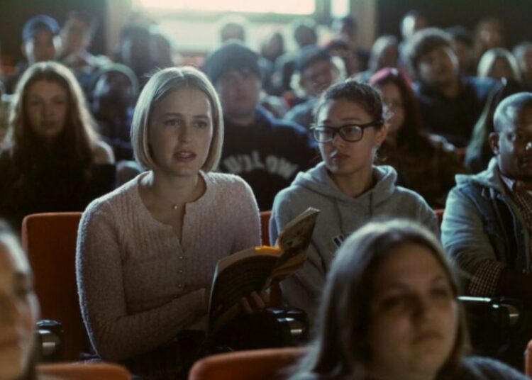 'Galo': Apple Martin, filha sósia de Gwyneth Paltrow, aparece em Classroom Cameo | Entretenimento