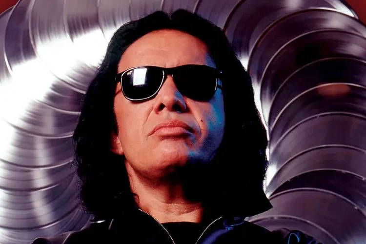 Gene Simmons do KISS sobre celebridades expressando suas crenças políticas: “Faça sua arte e cale a boca”.