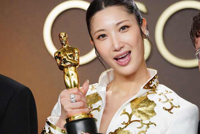 'Golden' de 'KPop Demon Hunters' ganha Oscar de melhor música original. 'Sinners' ganha melhor pontuação
