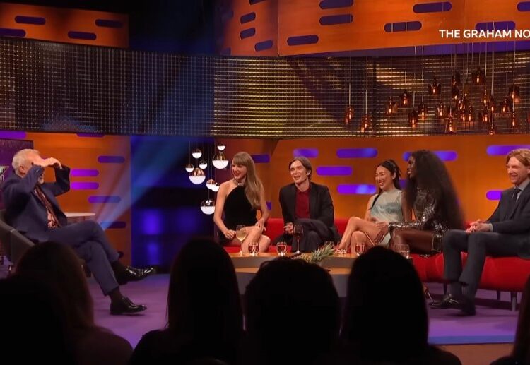 Graham Norton esclarece afirmação sobre NDAs de casamento de Taylor Swift