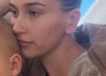 Hailey Bieber compartilha um doce momento mãe-filho com Jack em nova foto