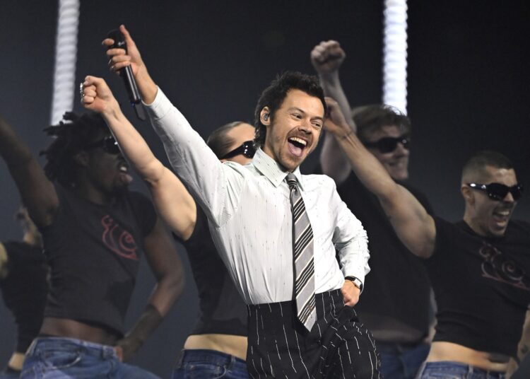 Harry Styles diz que Radiohead inspirou sua nova era