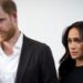 Harry e Meghan acusam autor real de ‘conspiração maluca’ – BBC
