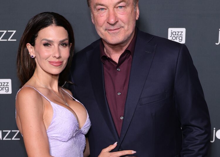 Hilaria Baldwin e Alec Baldwin vendendo casa em Long Island, mudam-se com 7 filhos