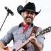 Horse Named Texas 'marca um novo capítulo para o artista country independente Aaron Watson