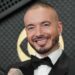J Balvin refez 'Jump' do Van Halen como hino da Coca-Cola para a Copa do Mundo. Ele diz que foi 'um quebra-cabeça'