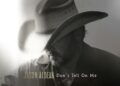 Jason Aldean anuncia turnê 2026 Songs About Us e lança mais músicas novas