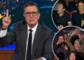 Jimmy Fallon, John Oliver, Jon Stewart, Seth Meyers e outras estrelas assumem o controle do público do 'The Late Show' para apoiar Stephen Colbert após notícias de cancelamento