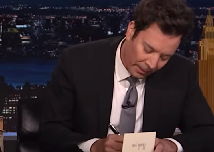 Jimmy Fallon escreve uma nota de agradecimento a Trump pela guerra no Irã