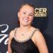 JoJo Siwa se sente como pessoas diferentes, usando o nome Joelle