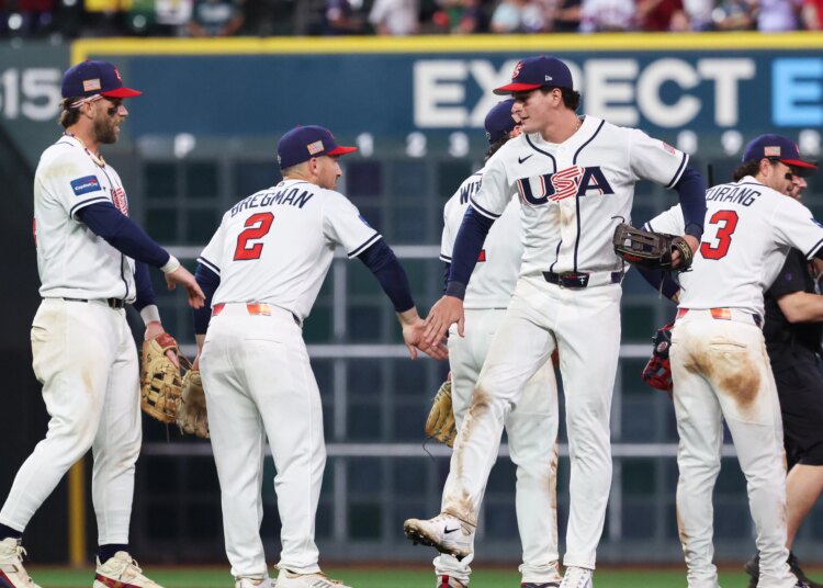 Jogador do Royals leva o time dos EUA às quartas de final do World Baseball Classic