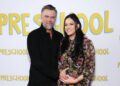 Josh Duhamel embala a barriguinha do bebê da esposa Audra Mari na exibição da pré-escola após compartilhar notícias sobre gravidez | Audra Mari, Josh Duhamel, celebridades grávidas | Notícias e fofocas sobre celebridades | Entretenimento, fotos e vídeos
