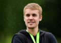 Justin Bieber comemora 32º aniversário em meio a novas provocações musicais, reflexões sobre a vida familiar e a jornada de saúde