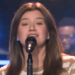 Kelly Clarkson foi ao country para seu último cover de 'Kellyoke'