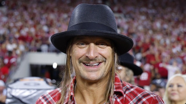 Kid Rock enfrenta reação após manobra de helicóptero Apache