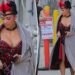 Kim Kardashian é uma showgirl de Las Vegas no set de 'The Fifth Wheel'