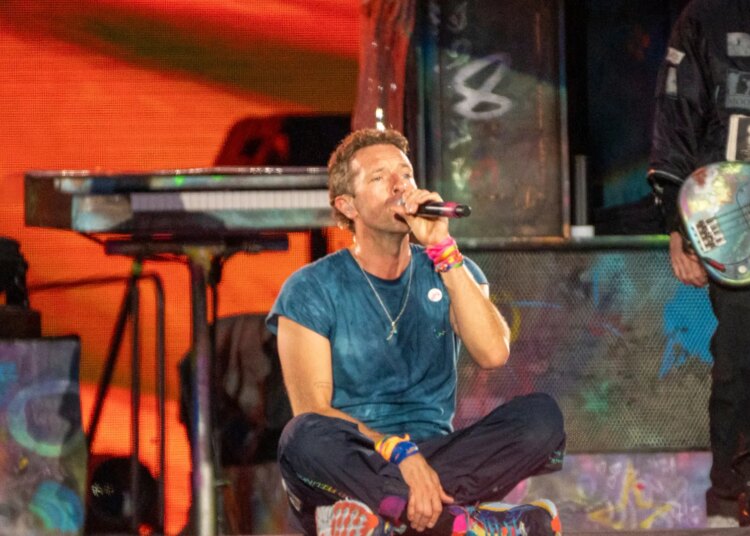 Kristin Cabot sobre onde ela está com o ex-chefe após a câmera do beijo do Coldplay