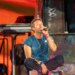 Kristin Cabot sobre onde ela está com o ex-chefe após a câmera do beijo do Coldplay