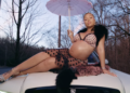 Latto anuncia gravidez e exibe barriguinha de bebê em novo videoclipe