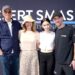 Lily Collins entre os nomes de Hollywood no evento de tênis Desert Smash 2026