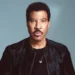 Lionel Richie alerta celebridades para respeitarem os fãs