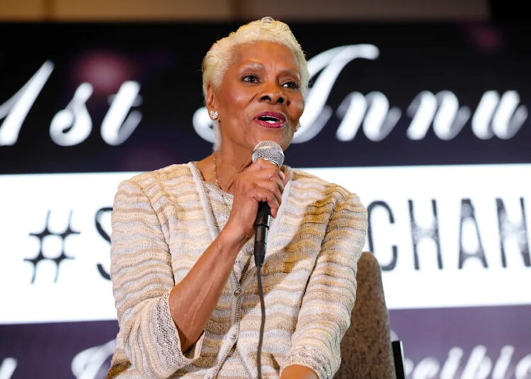 Lisa Rinna critica a ex-‘Celebrity Apprentice’ Costar Dionne Warwick como ‘um trabalho desagradável’