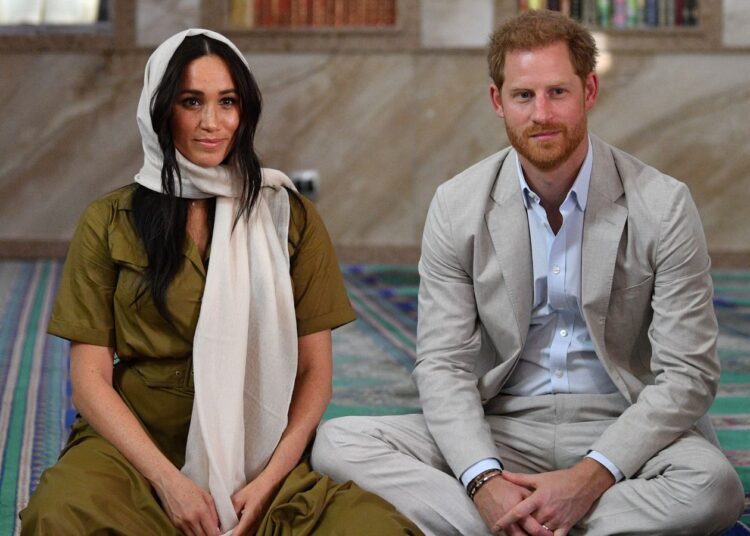 Livro afirmando que Meghan 'fez lavagem cerebral' em Harry é uma 'conspiração maluca', diz seu porta-voz | Notícias do Reino Unido