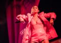 Lykke Li compartilha novo single melódico “Knife In The Heart”