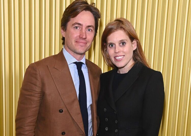 Marido da princesa Beatrice envia mensagem de apoio após fugir do Reino Unido | Real | Notícias