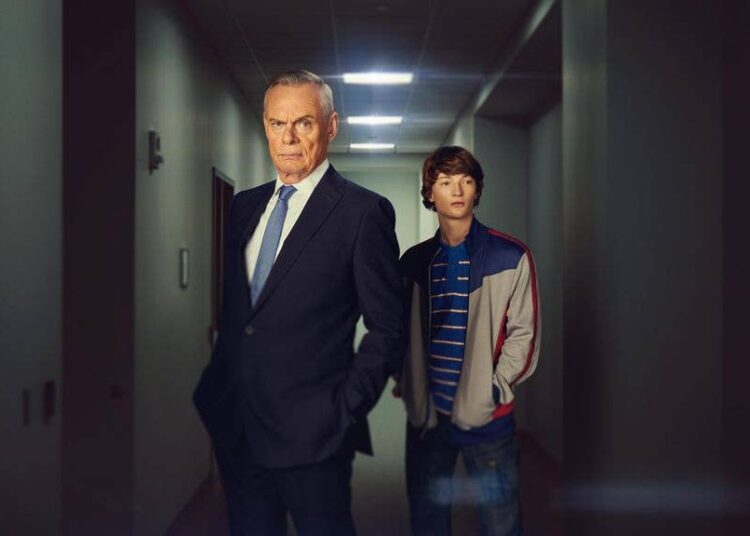 Martin Clunes revela perda de peso e transformação física ‘bastante envolvida’ para o papel de Huw Edwards