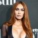 Megan Fox continua o retorno chocante ao Instagram com look inspirado em lingerie da festa do Oscar