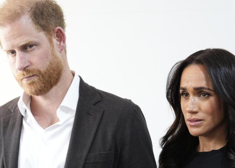 Meghan Markle e Príncipe Harry supostamente enfrentam risco de perder títulos reais