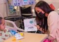 Meghan Markle faz uma visita surpresa ao hospital infantil de Los Angeles