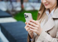 Microdramas de baixo orçamento surgem como um novo formato de entretenimento global criado para usuários de telefones celulares