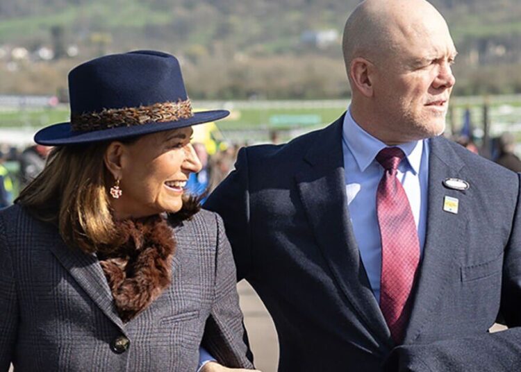 Mike Tindall desperta frenesi dos fãs com um pequeno gesto para a mãe de Kate | Real | Notícias