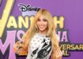 Miley Cyrus anuncia data de lançamento de sua nova música de Hannah Montana