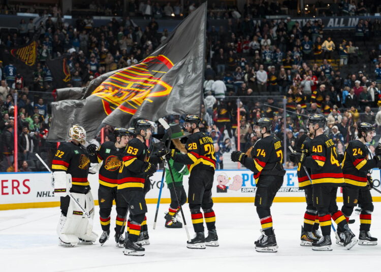 Mistério resolvido! Nova música de vitória do vestiário do Canucks finalmente identificada