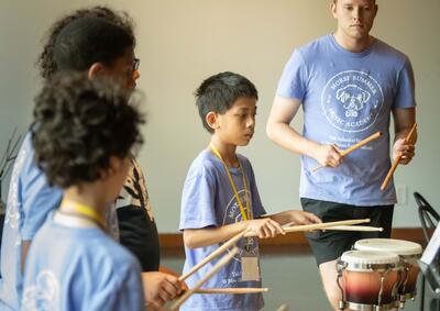 Nas escolas de New Haven, o ensino e a aprendizagem andam de mãos dadas para os músicos do YSM