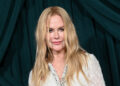 Nicole Kidman surpreende com espartilho sem alças comemorando o 50º aniversário de Reese Witherspoon em Nashville