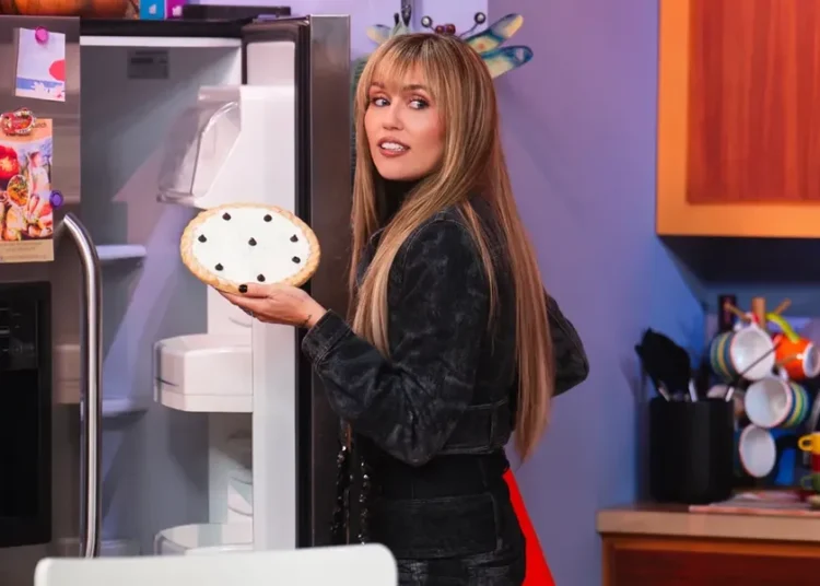 Nova música, uma surpresa de Chappell Roan, drama da Disney: sugestões especiais de 'Hannah Montana'