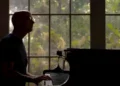 Nova música, vídeo e álbum de Moby